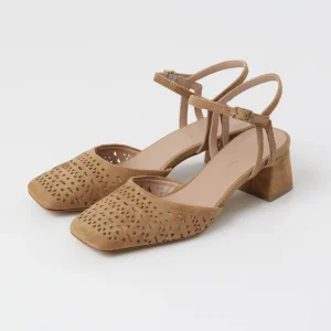 Décolleté in camoscio camel con tacco largo 50 mm e punta squadrata